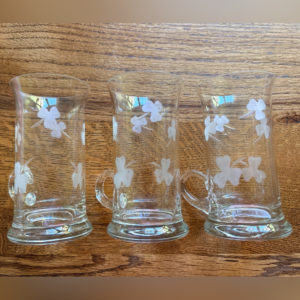 Vintage Set of 3 Clear Irish Cream Glass Mugs with shamrock Etching - Picture 10 of 13